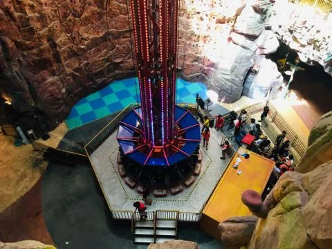 Tower drop game at Ba Na Hills landmark in Danang, Vietnam Foto stock
