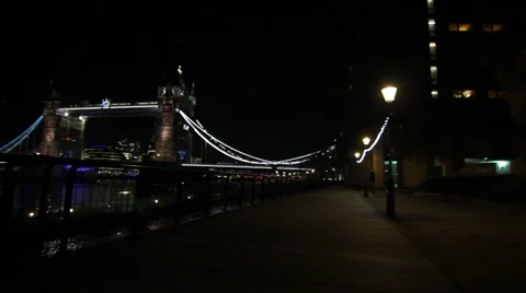 Tower Hill/Tower Bridge at night 库存影片 36562768