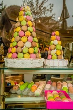 Tower of macarons in Paris Foto stock