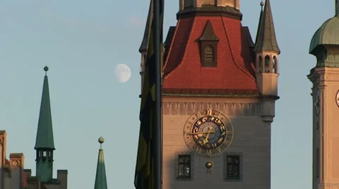 Tower with moon in Marienplatz - Munich at sunset Stock Footage 33472658