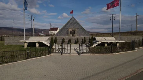 The Tower of Resistance Kosova, Dron 库存影片 321457145