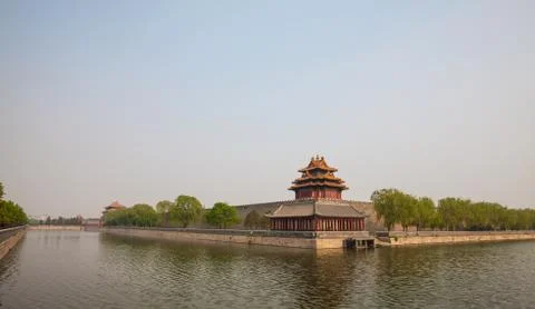 Tower surrounded by moat with water in Beijing Stock-Fotos