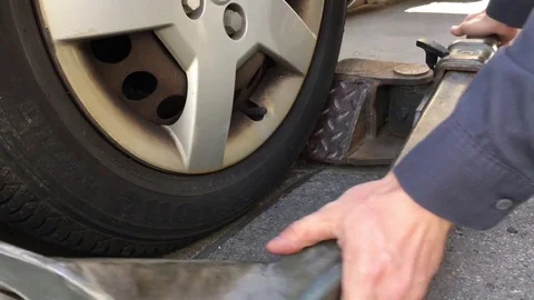 Towing Car Close Up 스톡 동영상 81337724