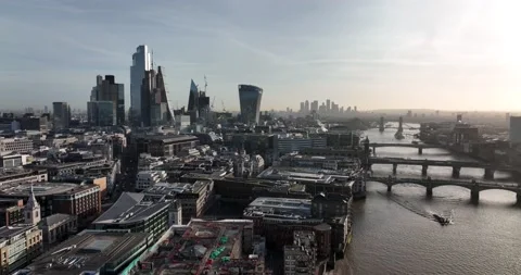 Town development along Thames river, modern skyscrapers Stock-Footage 170913512