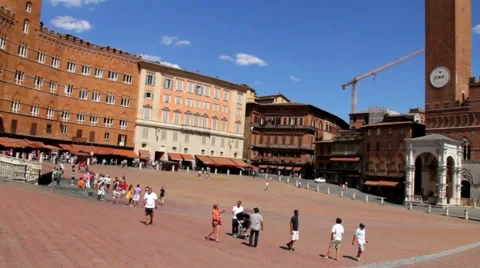 Town Hall on main square in Siena Piazza del Campo, Tuscany Stock Footage 43010824