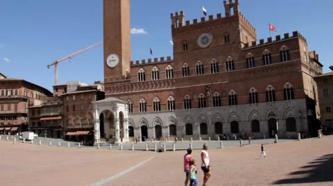 Town Hall on main square in Siena Piazza del Campo, Tuscany Stock Footage 43010838