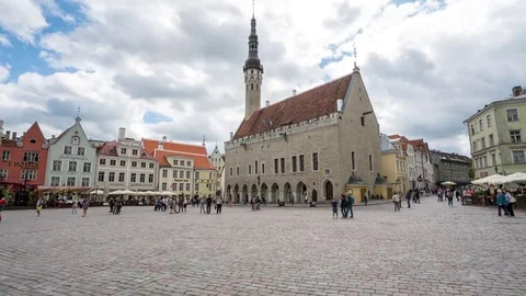 Town hall Square hyperlapse in Tallinn, Estonia. Stock Footage 81179654