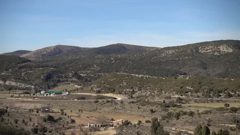The town of Morella on top of the mountain Stock-Footage 104549923