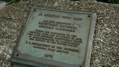 Town Plan Plaque in downtown St. Augustine, Florida, United States. Vidéo 115994666