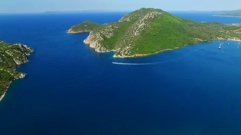 Town on the sea coast 스톡 동영상 81068616