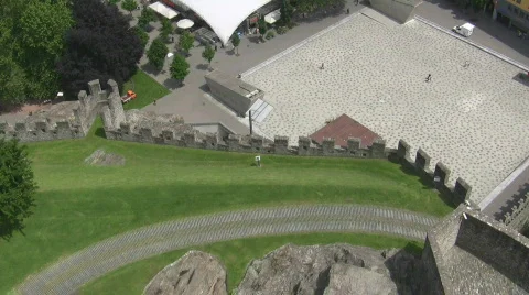 Town square with castle wall Vidéo 704966