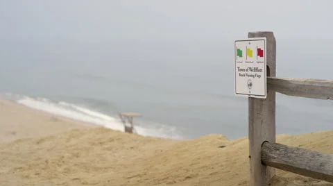 Town of Wellfleet beach sign 스톡 동영상 40669209