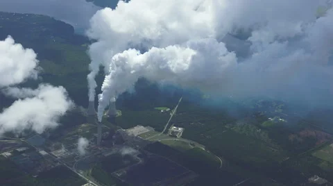 Toxic Clouds billow past 5,000 feet passing power nuke, northern Florida. 4k 스톡 동영상 41862093