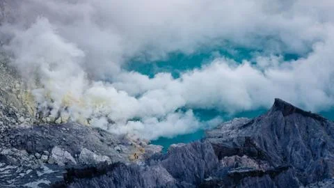 Toxic volcano Ijen on Java island, Indonesia Foto stock