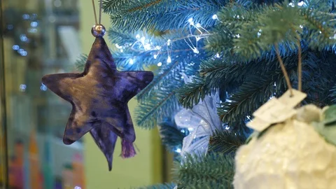 Toy on a Christmas tree. Star Vídeo Stock 101572880
