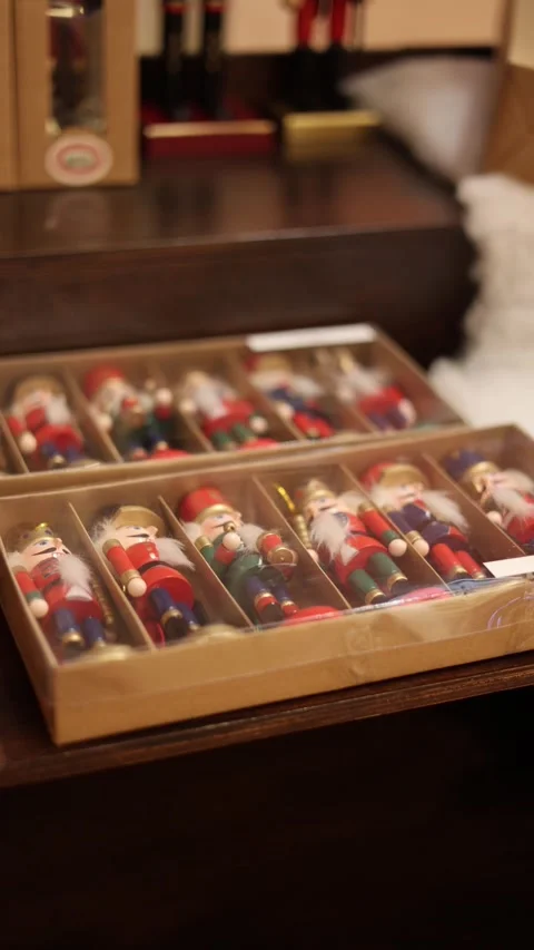 Toy soldier nutcracker vertical video Video stock 285329377