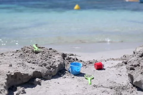 Toys on the beach Vídeos de archivo 11167805