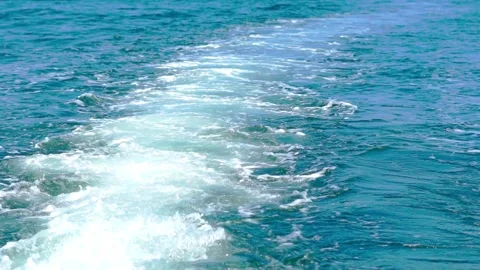 Trace from a boat on the water Vidéo 139528305