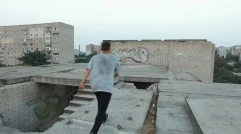 Tracer showing various flips and movements 库存影片 67315023
