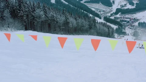 Track border. safety flags on the ski slopes in the forested area in mountains 스톡 동영상 147197530
