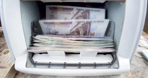 Track Egypt Pound Notes in Macro Detail with Stunning 4K Egyptian Money Video 스톡 동영상 317922691