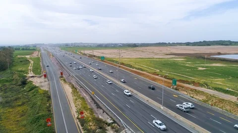 Tracking road from above Stockbeeldmateriaal 85971001