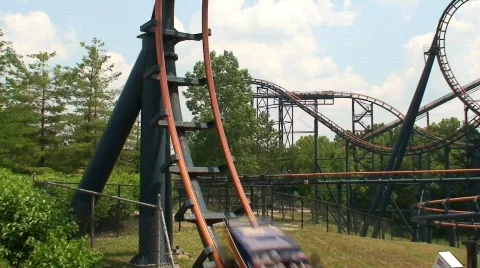 Tracking Roller Coaster 動画素材 583116