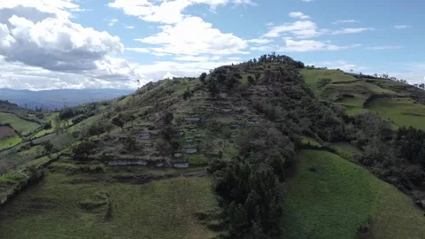 Tracking shot of ancient ruins on hillside Vídeo Stock 205469856