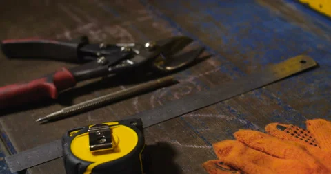 Tracking shot  of engineering tools on metal table. 스톡 동영상 143062485