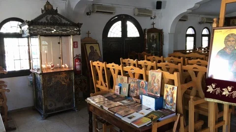 Tracking Shot inside of Saint Spyridon Church in Nicosia Video stock 92662184