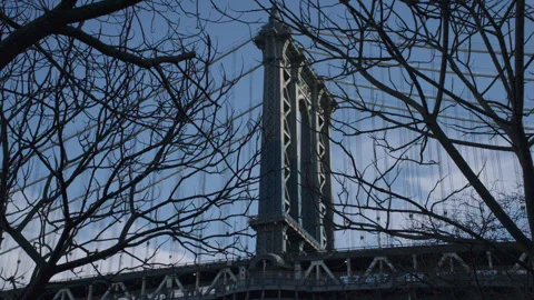 Tracking shot of the Manhattan Bridge on a winter day Stock Footage 327803404