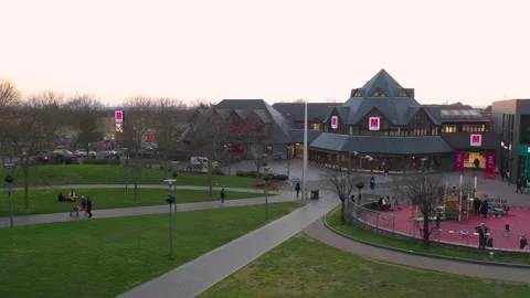 TRACKING SHOT OF MULTINATIONAL COUPLES AND DURING GOLDEN HOUR,UK Stock Footage 150040439