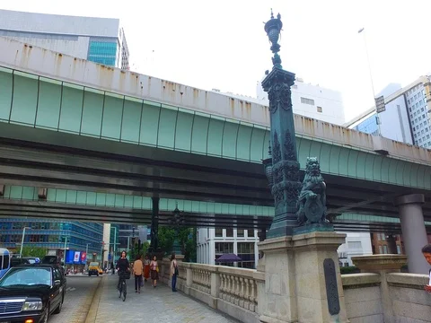 Tracking shot of Nihonbashi bridge Stock Footage 80080715