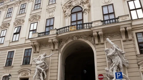 Tracking shot palace vienna Stock Footage 85923836