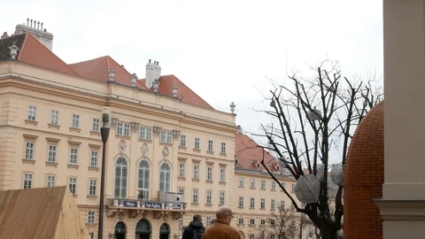 Tracking shot palace vienna Stock Footage 86145302