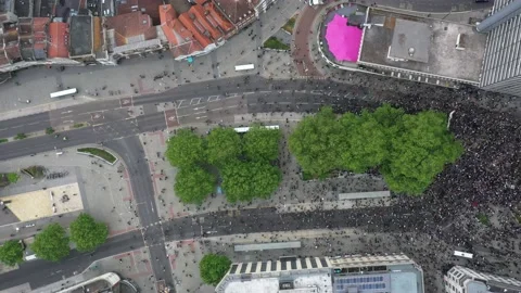 Tracking Shot of Protest Marching Across Bristol City Centre Vídeo Stock 149216161