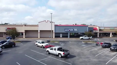 Tracking Shot of Strip Mall Vídeo Stock 206852051