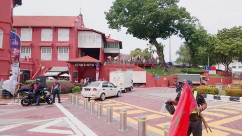 Tracking Shot of Traffic and Stadthuys in Dutch Square Stock-Footage 345129375