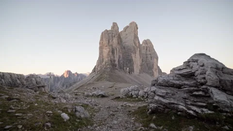 Tracking shot of Tre Cime di Lavaredo/ Drei Zinnen at sunrise Stockbeeldmateriaal 150376684