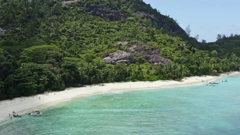 Tracking shot of tropical beach at Seychelles. Stock Footage 132530815