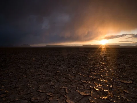 Tracking Time Lapse Desert Playa Dawn in vivid HDR Sunrise Vidéo 74511775