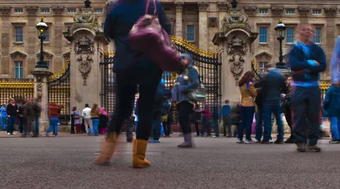 Tracking time-lapse of tourists at Buckingham Palace in London. Cropped. Stock Footage 54225433