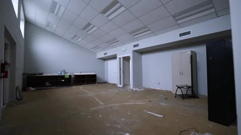 Tracking View of Large Empty Room Undergoing Construction Remodeling Vídeo Stock 267436743