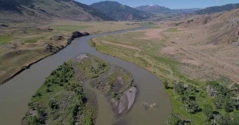 Tracking the Yellowstone River 4k 24fps Stock Footage 77251747
