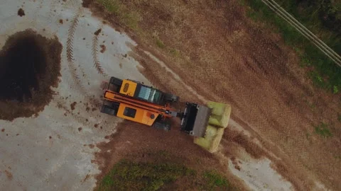 Tractor in agriculture, tractor workflow 스톡 동영상 347152016