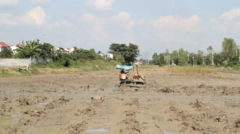 Tractor and mud 스톡 동영상 33976453