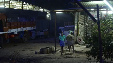 Tractor and People Working 動画素材 72577916