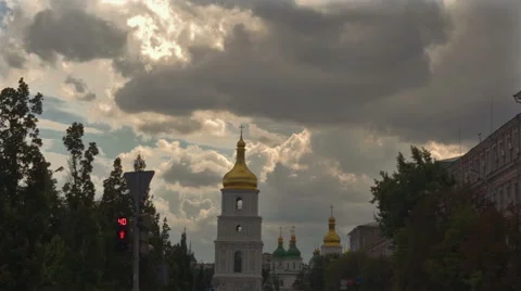 Tractor in the center of Kiev Видео 49611297