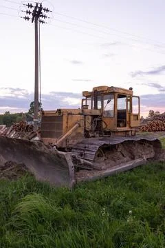 Tractor CHTZ-URALTRAK T-130. A bulldozer. A Soviet agricultural tracked tractor Foto stock