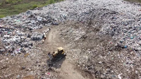 Tractor clears heaps of rubbish 스톡 동영상 154902550